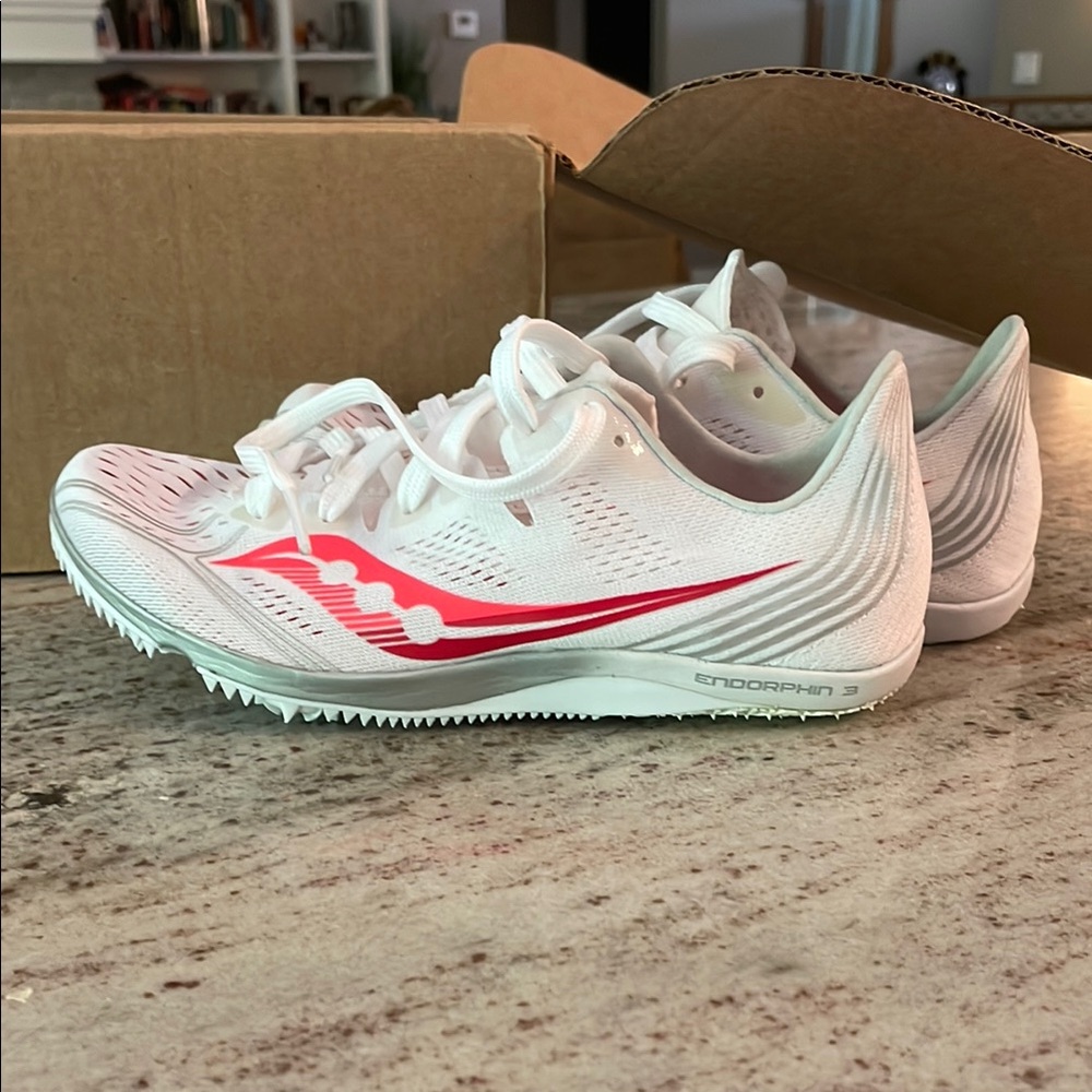 Saucony Women's Endorphin 3 Track and Field Shoe